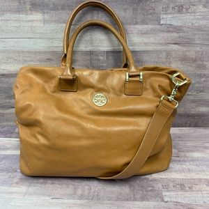 Tory Burch Tote. Leather with Magnetic Closure
